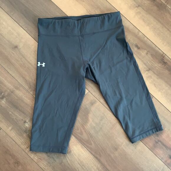 Under Armour Gray Cropped Workout Leggings - Picture 2 of 6